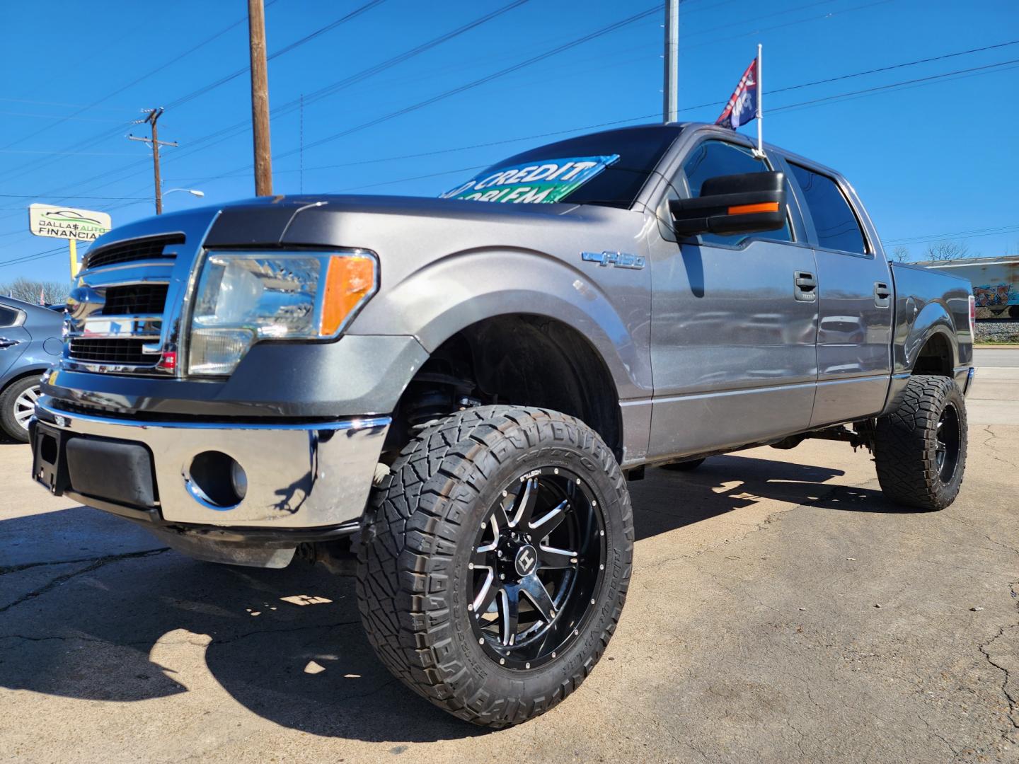 2014 GRAY Ford F-150 XLT SuperCrew (1FTEW1CM4EF) with an 3.7L V6 DOHC 24V engine, 6-Speed Automatic transmission, located at 2660 S.Garland Avenue, Garland, TX, 75041, (469) 298-3118, 32.885551, -96.655602 - Welcome to DallasAutos4Less, one of the Premier BUY HERE PAY HERE Dealers in the North Dallas Area. We specialize in financing to people with NO CREDIT or BAD CREDIT. We need proof of income, proof of residence, and a ID. Come buy your new car from us today!! This is a very well cared for 2014 FO - Photo#7